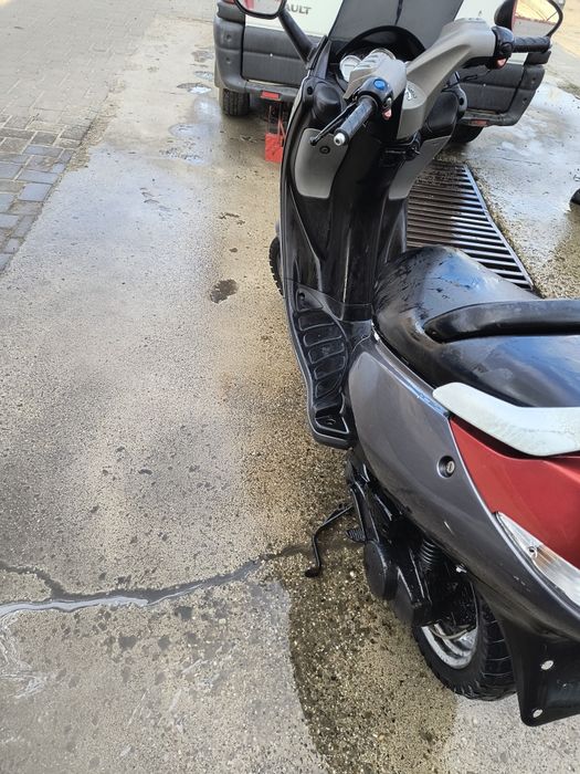 Vând scuter Peugeot de 49cc