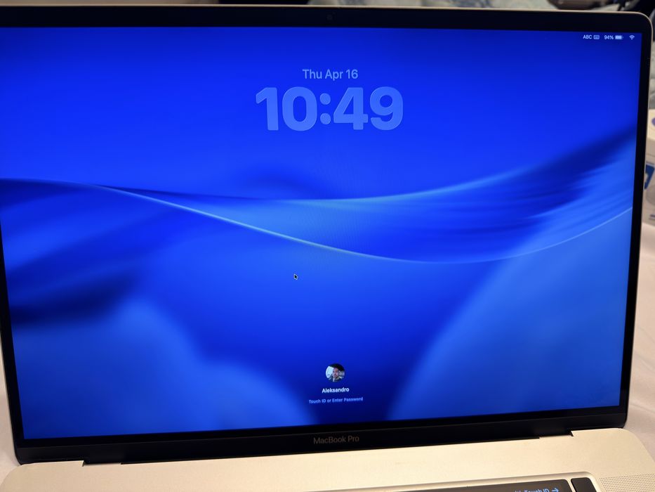 MacBook Pro 16" (2019) / Core i7 / 16GB RAM / почистван в сервиз