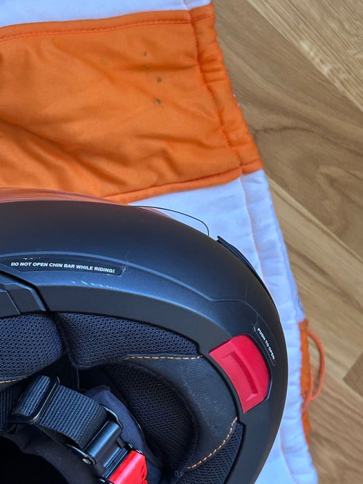 Мото каска черен мат 55 размер Schuberth C4 flip up black ma