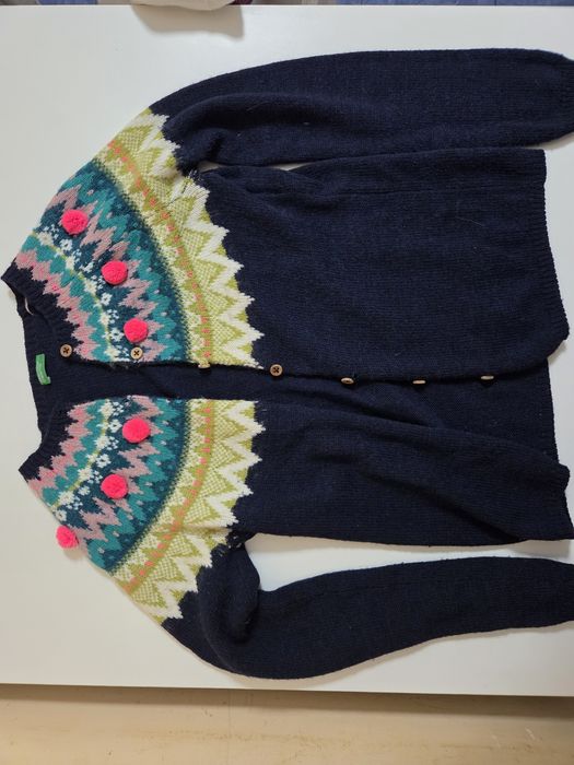 Две женски жилетки