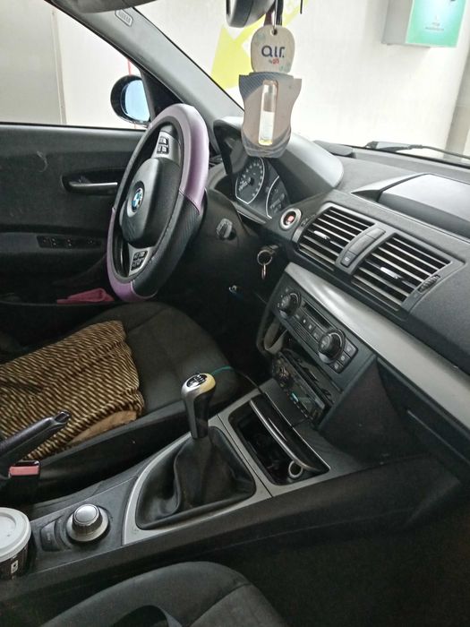 Vând BMW seria 1 mașina se afla într o stare bună  itp, asigurare