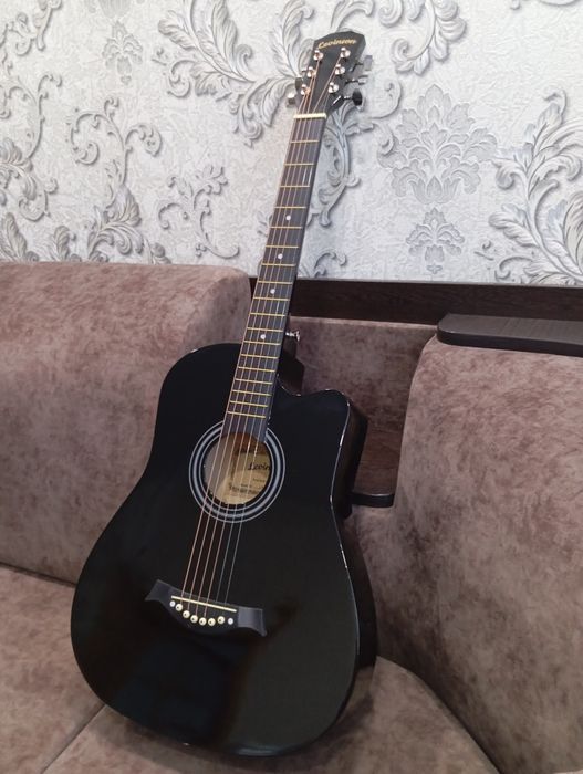 Продам гитару 37 000