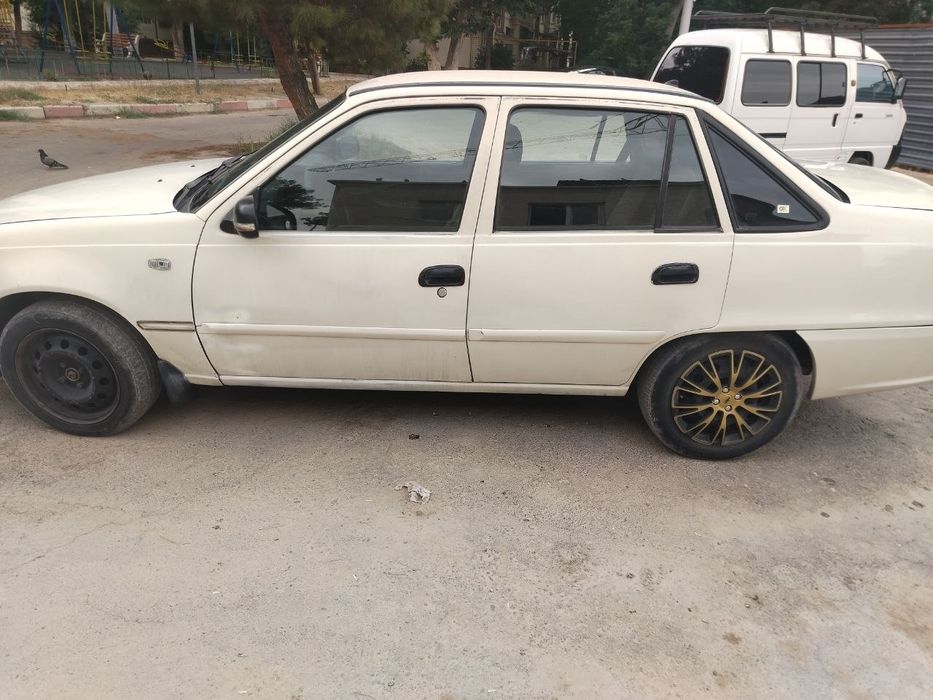 Продам срочно Нексия 2