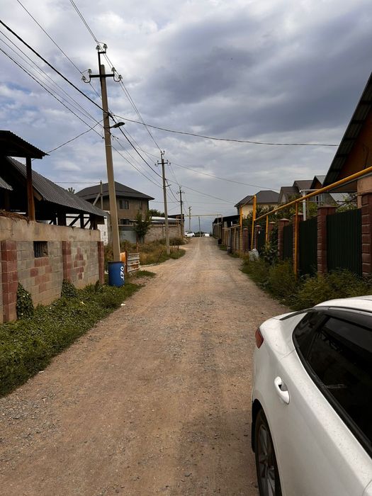 Продаётся двухэтажный дом за городом