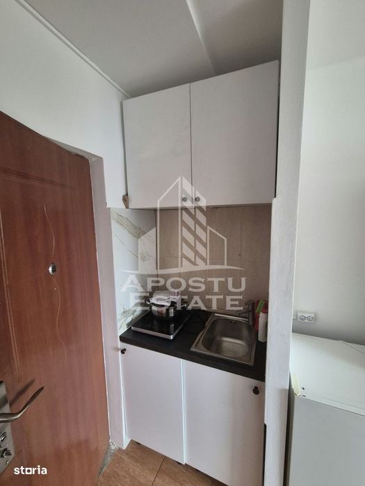 Garsoniera de vanzare, zona UMT, Timisoara