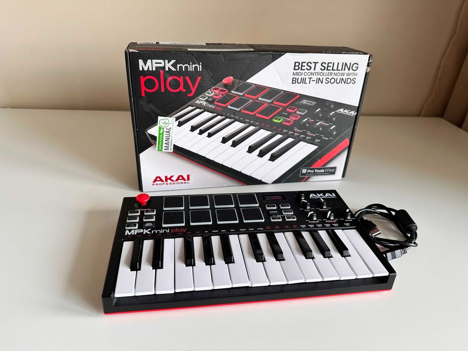 Akai MPK Mini Play, MIDI