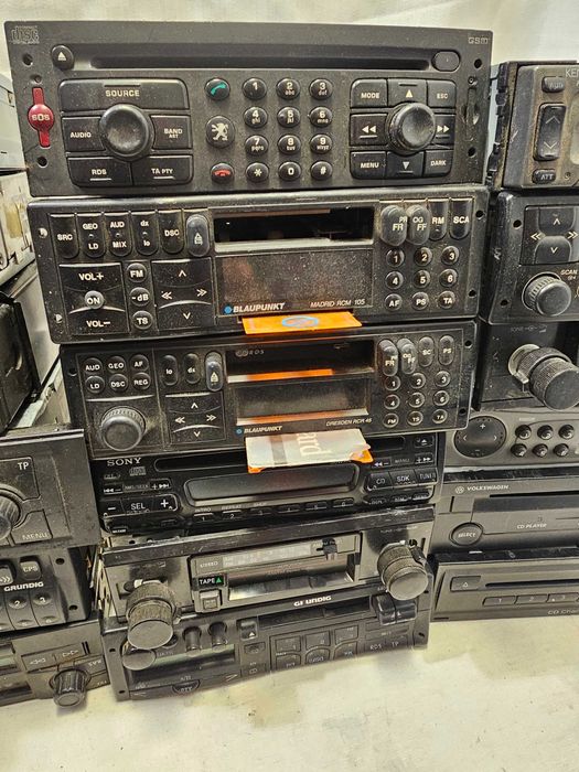 Lot Casetofoane Auto și Radiouri Vechi | Blaupunkt, VW Beta, Grundig, Sony | Piese/Restaurare