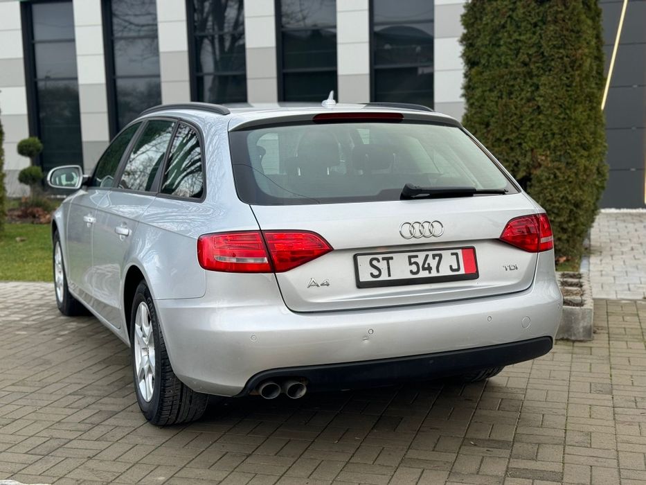 Audi a4 b8 2.0 tdi 143 cp 2011