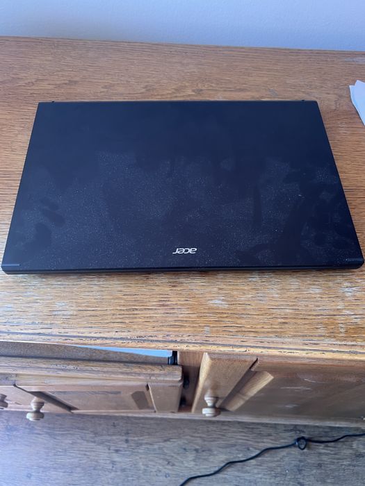 Продавам Acer Aspire 7