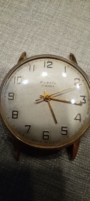 Позлатен часовник Ракета.