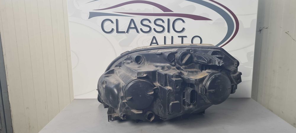 Фар Mercedes GLK 2009г