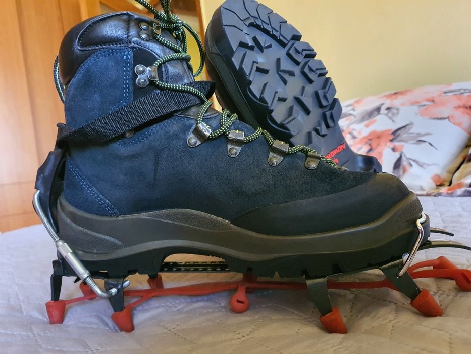 Bocanci tehnici alpinism Salomon si coltari