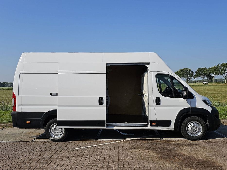 Transport Marfă, Mobilă, Electrocasnice, Mutări și Debarasări – Dubă Boxer Maxi