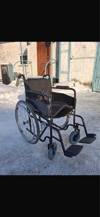 Продам инвалидную коляску