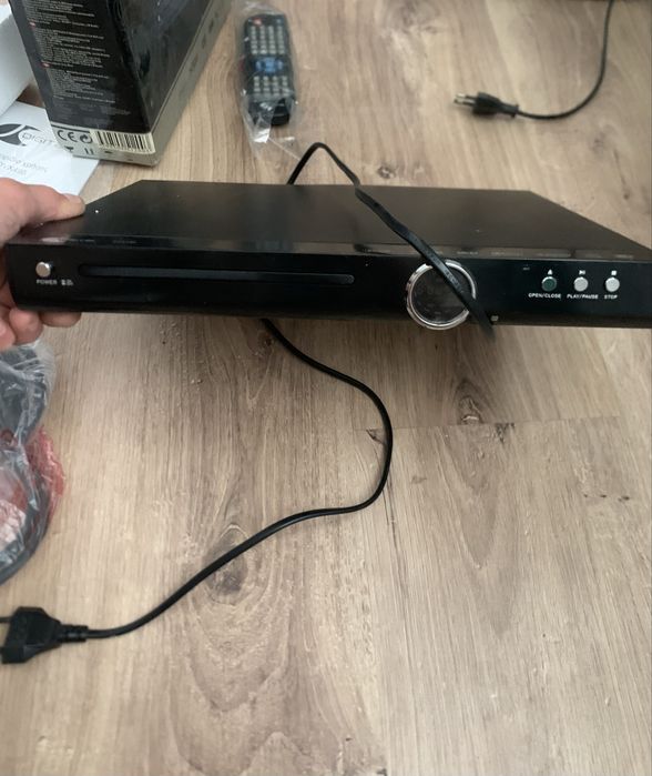 Vand dvd player functionabile