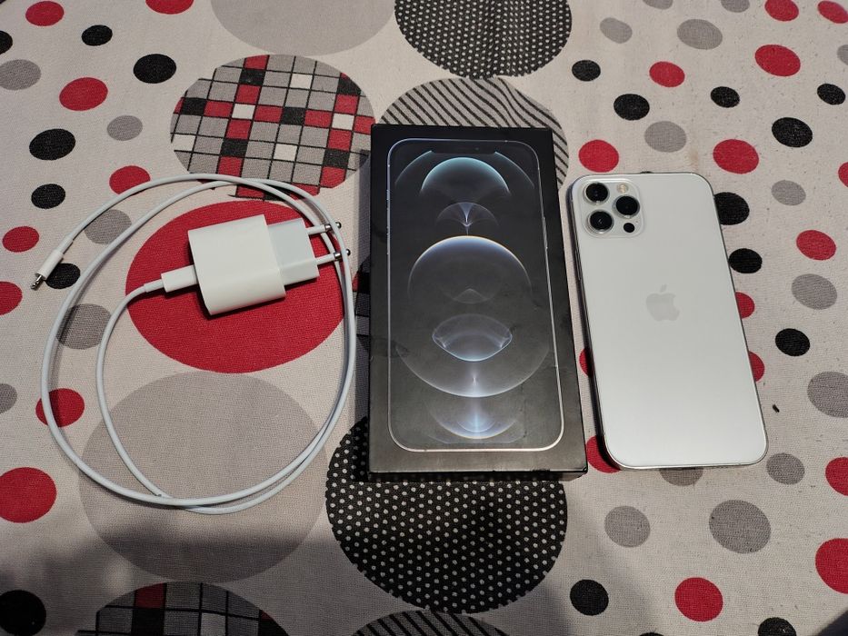 Продам смартфон Iphone 12 pro max 256Гб
