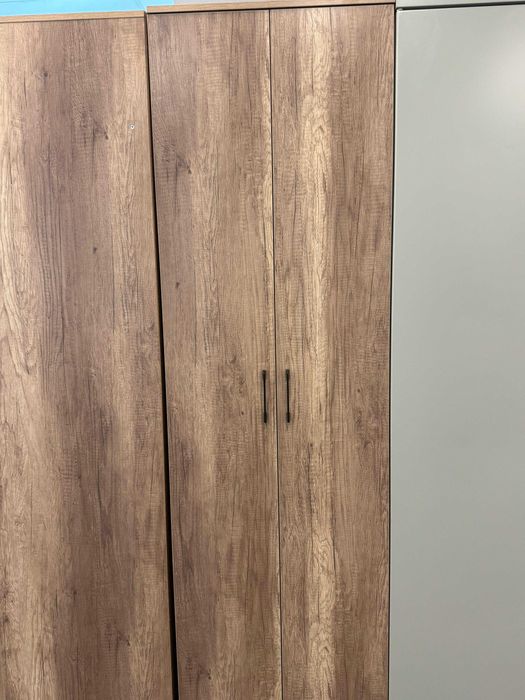 Платяной шкаф для одежды