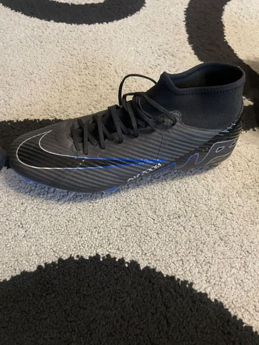 Бутонки - момчешки вид маратонки на найк