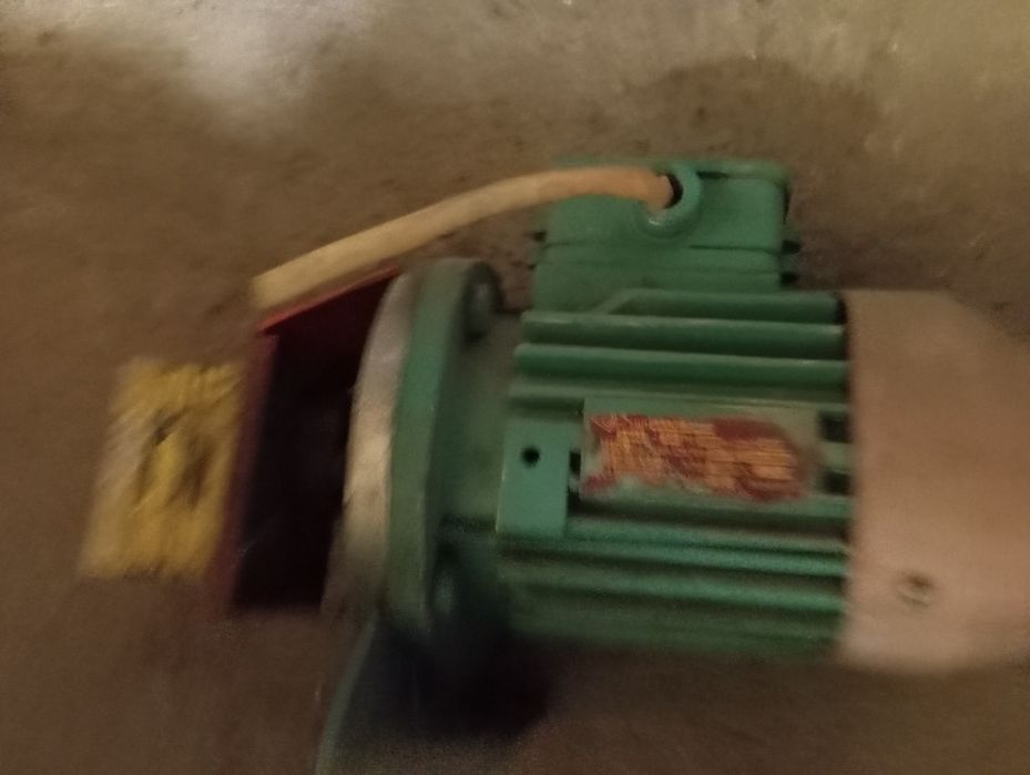 Продам электродвигатель трехфазный