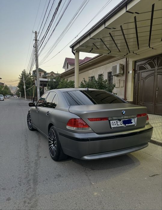 BMW 735i e65 kuzov