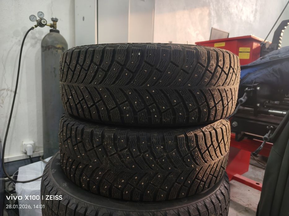 Резина зима 205/55R16