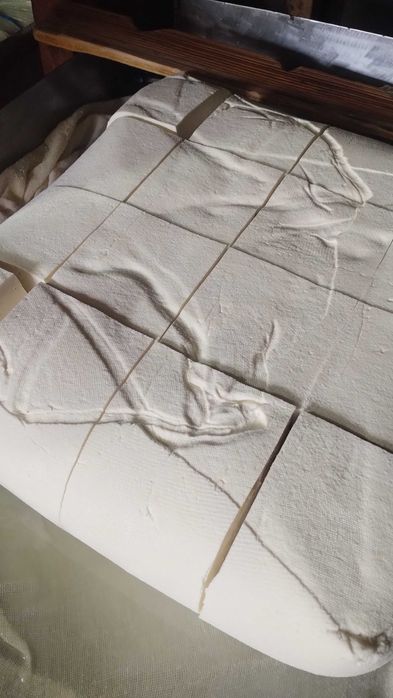 Brânza telemea de oaie de vanzare