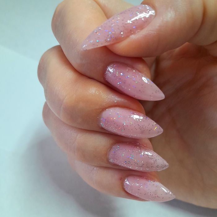 Маникюр и наращивание ногтей