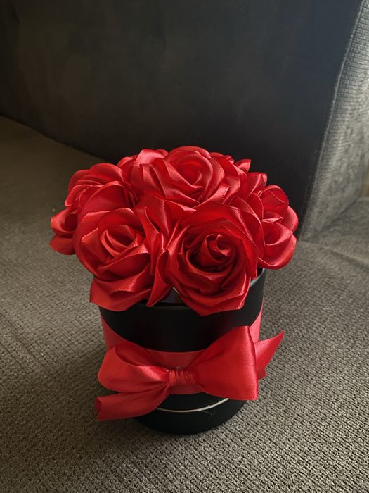 Персонализиран букет от сатенени  рози