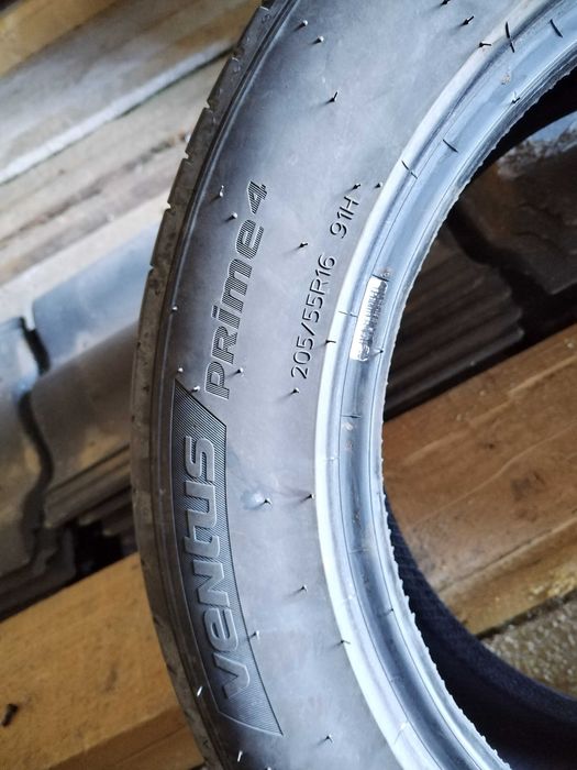 Vând 2 cauciucuri de vară Hankook Ventus Prime4 în stare foarte bună 205/55 R16  dot 2023