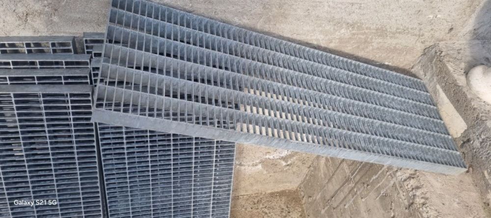 gretare zincate si trepte zincate