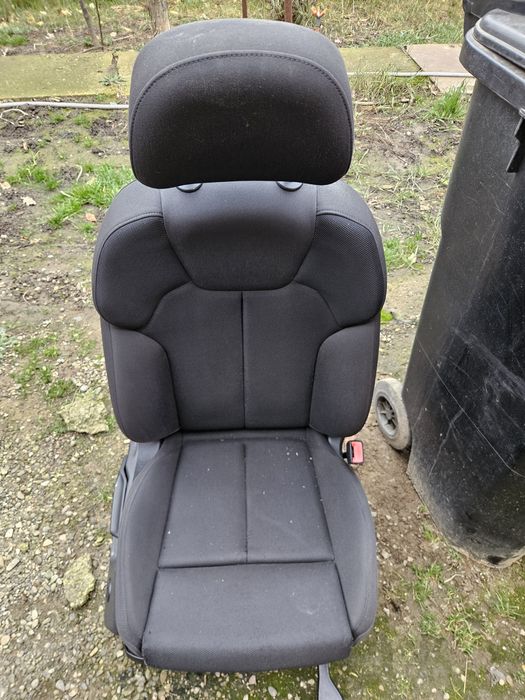 Scaune Q5 si banchete