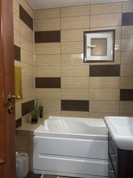 Inchiriez apartament 3 camere 9Mai