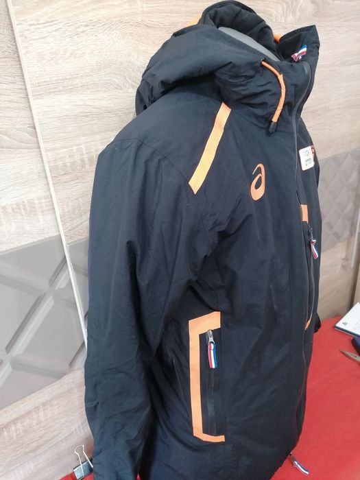 Зимно ски сноуборд яке. Официален дамски холандски олимпийски екип.