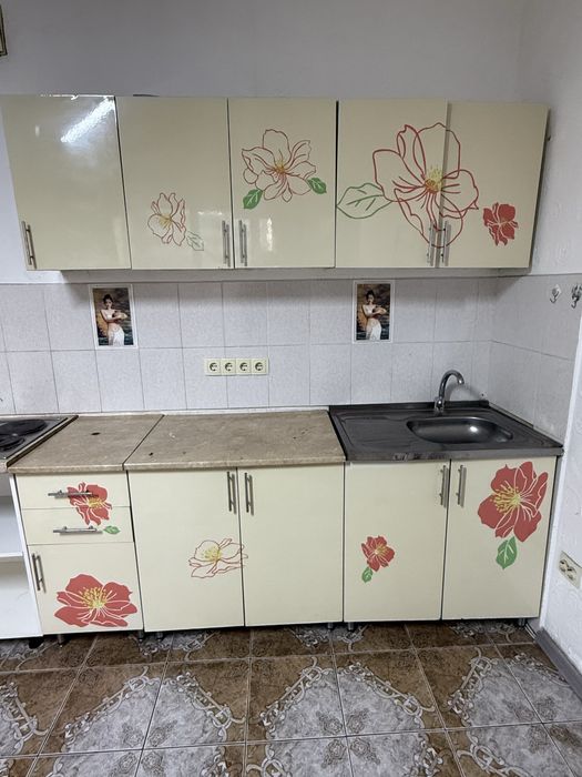 Продам кухонный гарнитур срочно