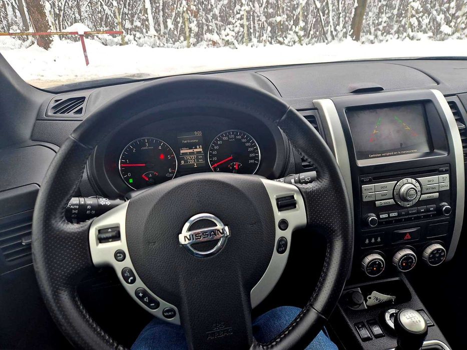 Nissan X-trail 4x4 full tekna 175500km Euro5