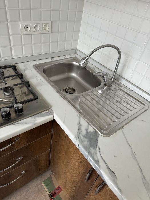 Продам кухонный гарнитур б/у