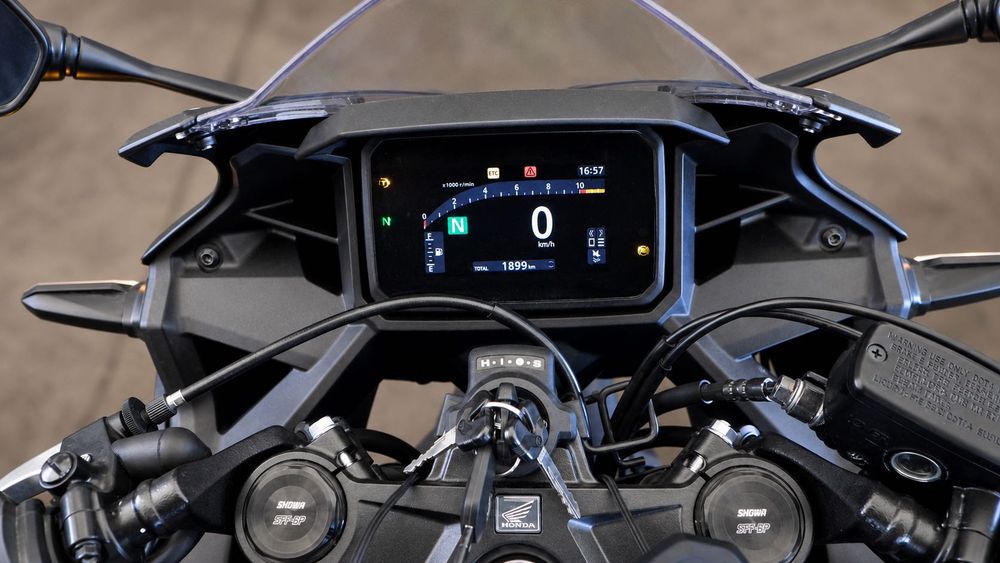 Honda CBR400R. .