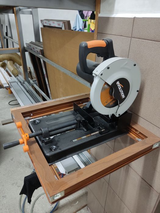 Машина за рязане на метал струшково к-т с стилажа