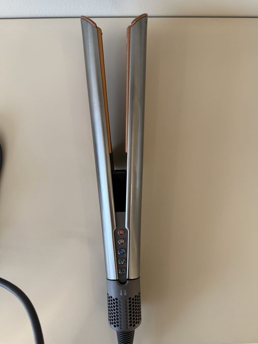 Выпрямитель Dyson AirStrait
