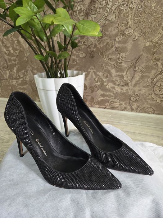 Туфли вечерние бренд Basconi