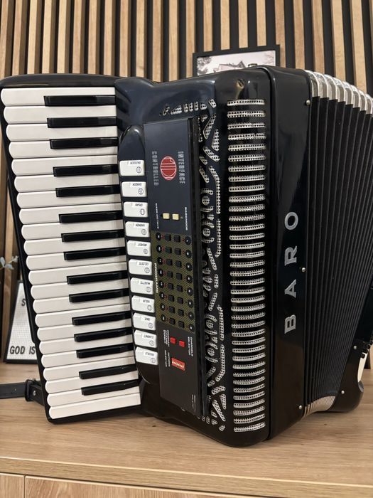 Acordeon Baro cu 96 de basi cassotto 3+2