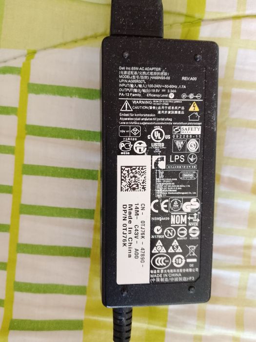 Зарядка на ноутбук DELL