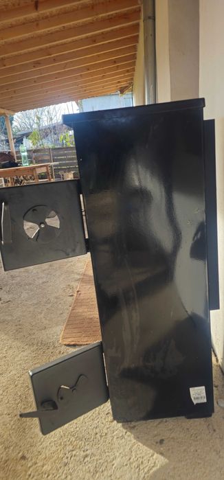 Продавам метална камина/печка на дърва „ЗВЕЗДА – Перник“ обл. Ямбол