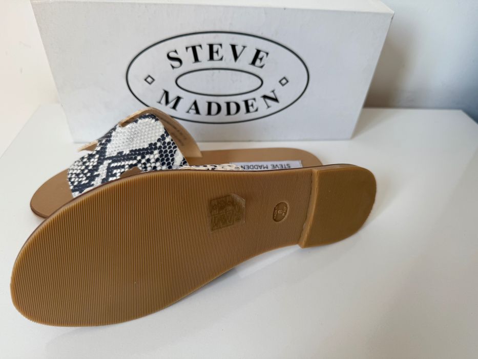 Нови чехли Steve Madden