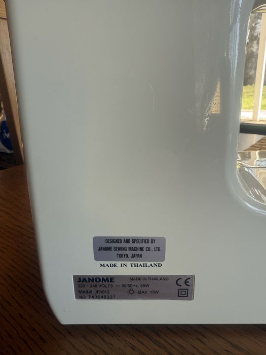 Швейная машина Janome 1017
