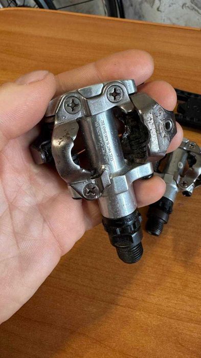 Контактные педали Shimano PD-M520
