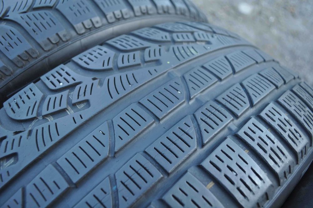 SET 2 Anvelope Iarna 225/60 R17 PIRELLI SottoZero Winter 210 Serie 2