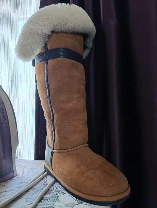 Продам очень тёплые натуральные сапоги.