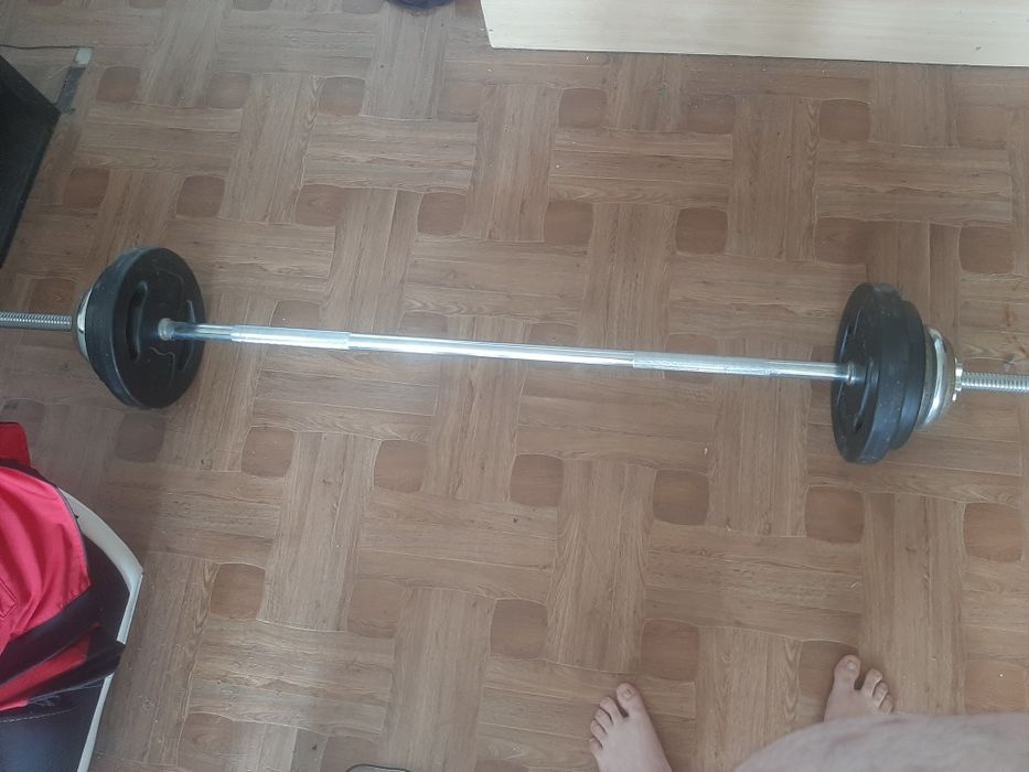 Штанга с допалнителни тежасти