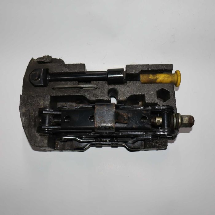 Крик и ключ за Renault Scenic I Minivan 2000 год.